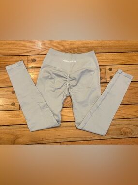 Alphalete Amplify Light Gray Scrunch Seam Active Leggings size medium